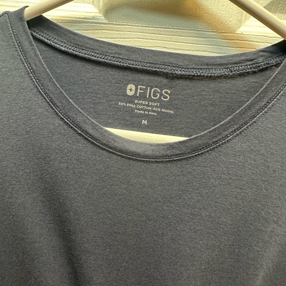 FIGS Women’s Long-Sleeve Crew Neck Shirt - Navy - Picture 2 of 3